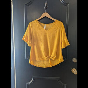 Yellow Short Sleeve Eyelet Tie Front V‎ Neck Top Women's L Ruffles Festival Boho